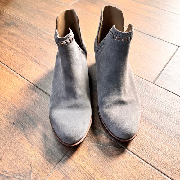 Lucky Brand Bustina Suede V Slit Slip On Gray Booties Ankle Boots Size 8.5 Boho - Picture 9 of 9